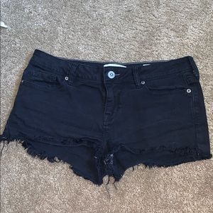 Bullhead black denim shorts!